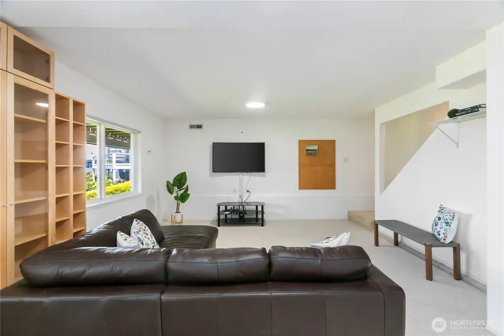 6074 Osprey Circle Bremerton WA 98312
