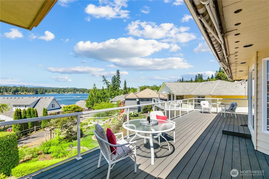 6074 Osprey Circle Bremerton WA 98312