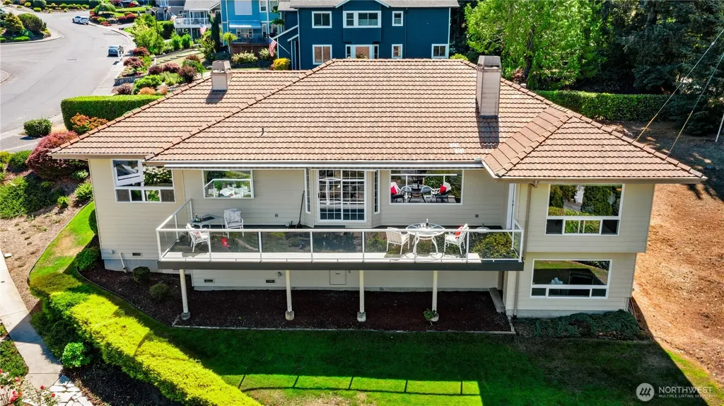 6074 Osprey Circle Bremerton WA 98312