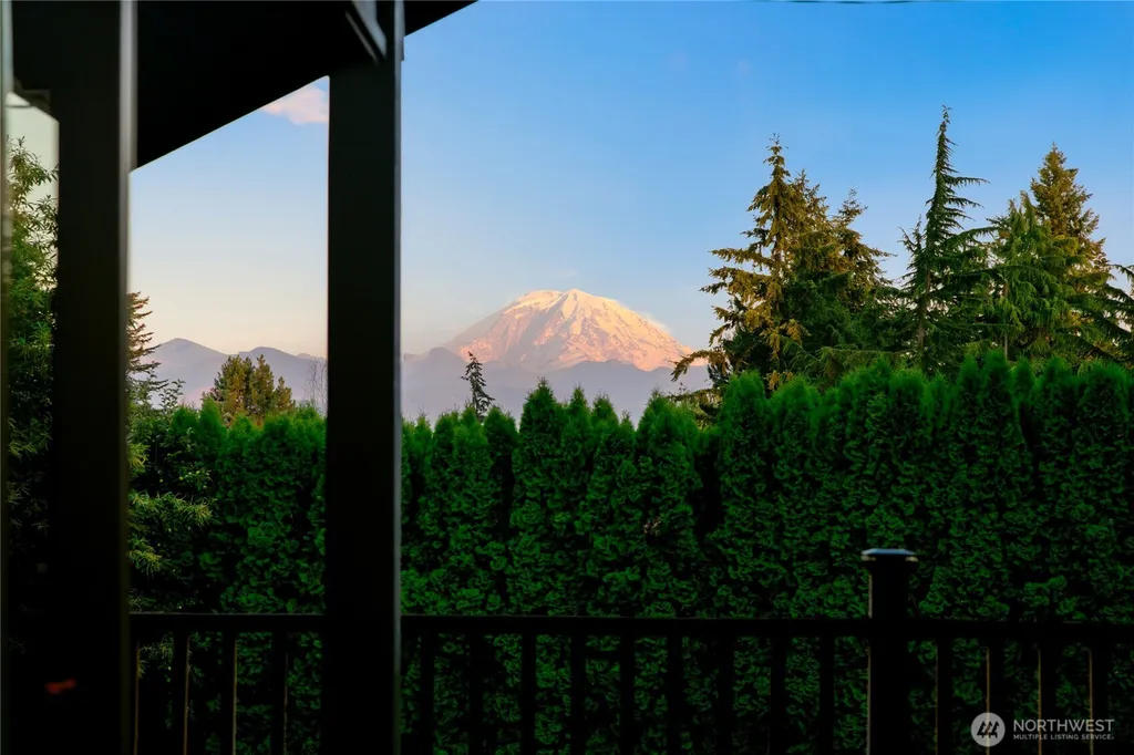 25615 SE 396th Street Enumclaw WA 98022