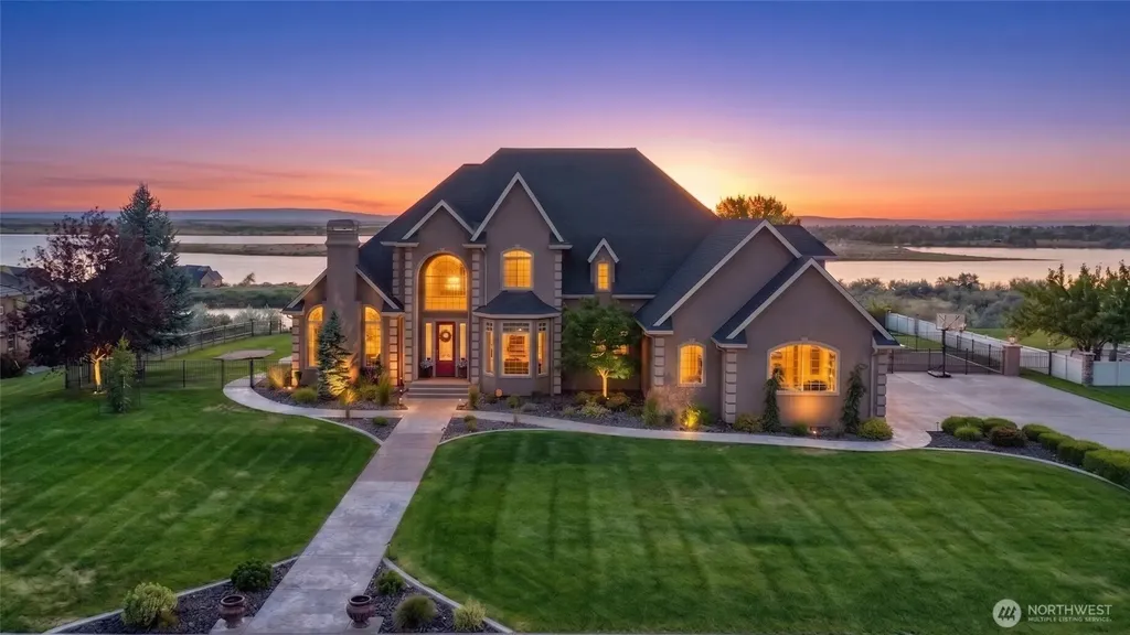 8596 SE Dune Lake Road Moses Lake WA 98837