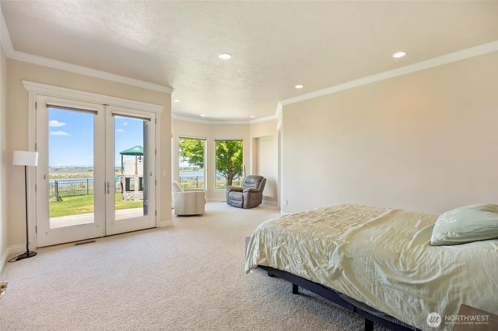 8596 SE Dune Lake Road Moses Lake WA 98837