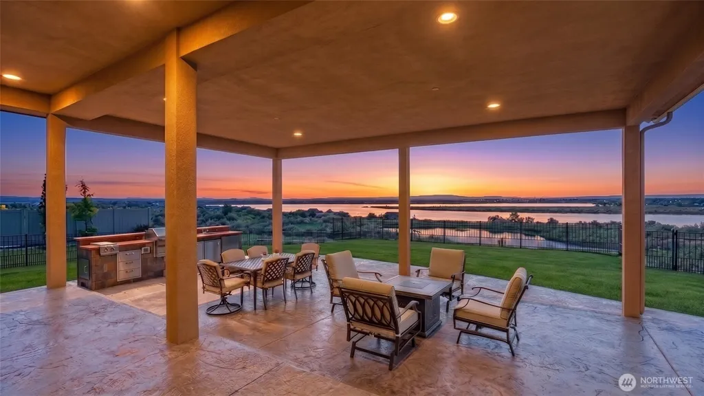 8596 SE Dune Lake Road Moses Lake WA 98837