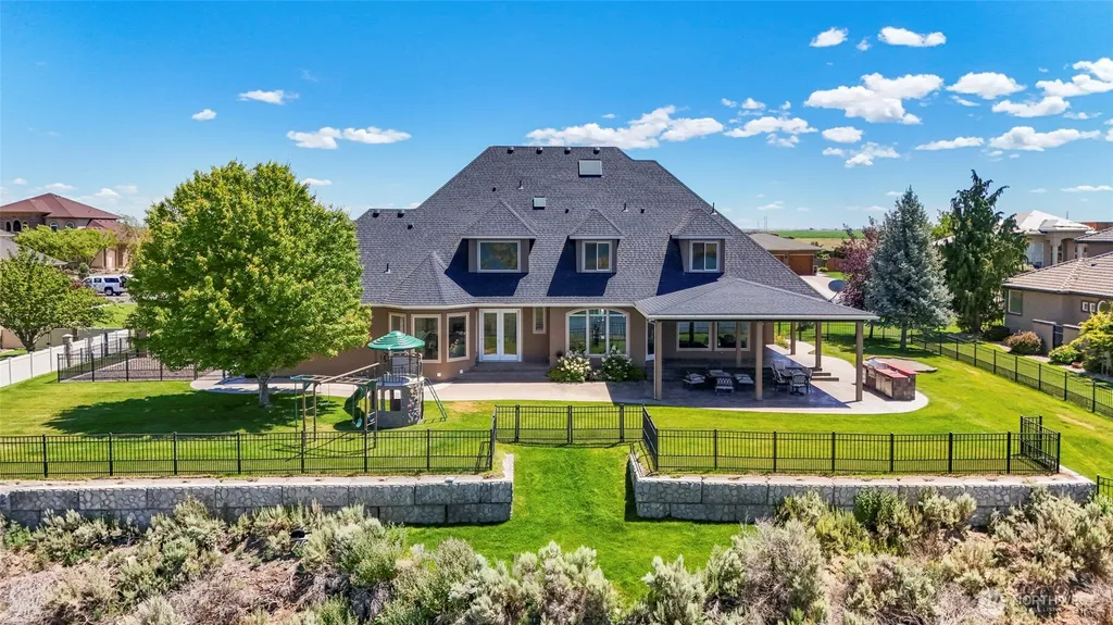 8596 SE Dune Lake Road Moses Lake WA 98837