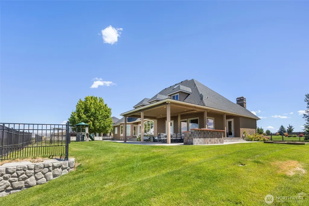 8596 SE Dune Lake Road Moses Lake WA 98837