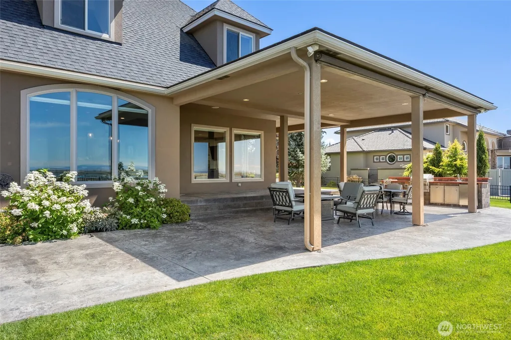 8596 SE Dune Lake Road Moses Lake WA 98837