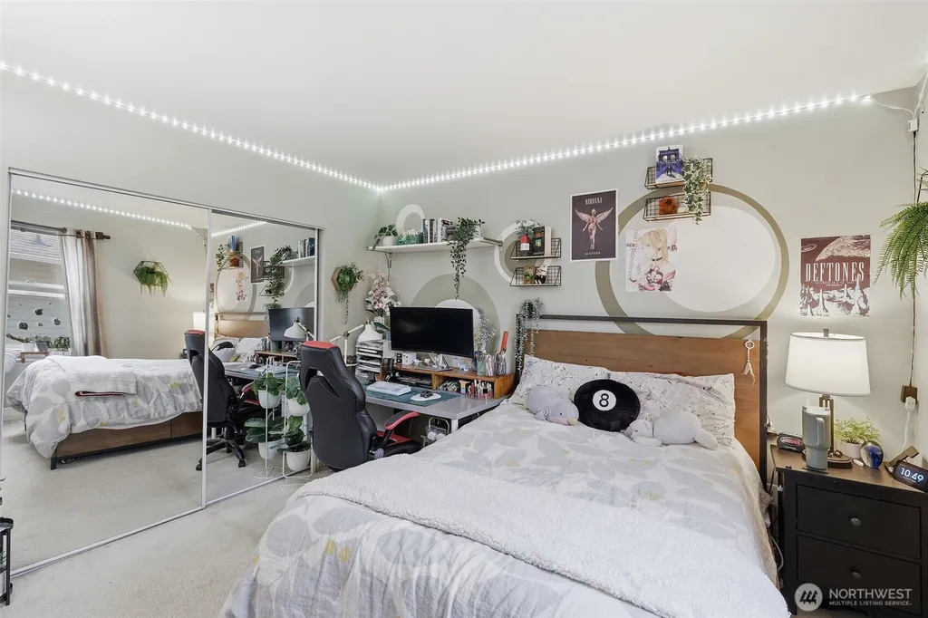 305 Lynnwood Avenue SE Renton WA 98056