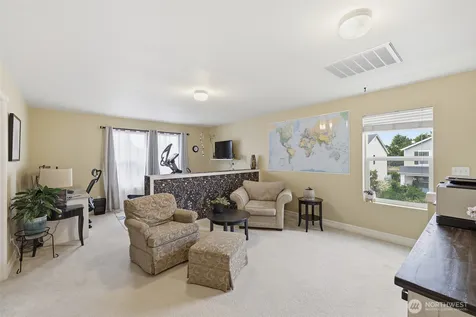 305 Lynnwood Avenue SE Renton WA 98056
