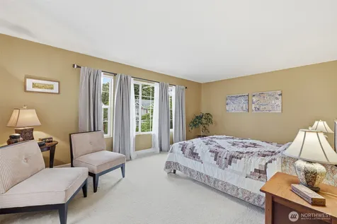 305 Lynnwood Avenue SE Renton WA 98056
