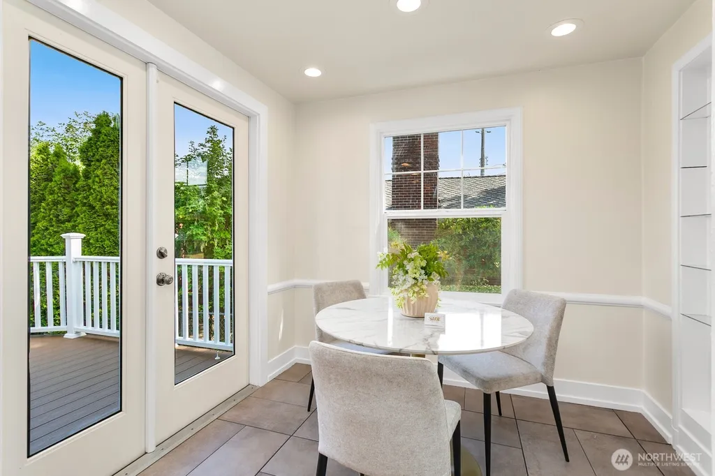 3610 W Viewmont Way W Seattle WA 98199
