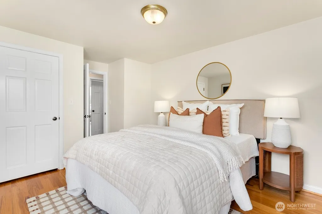 3610 W Viewmont Way W Seattle WA 98199