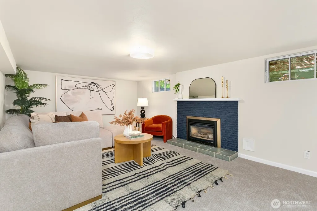3610 W Viewmont Way W Seattle WA 98199