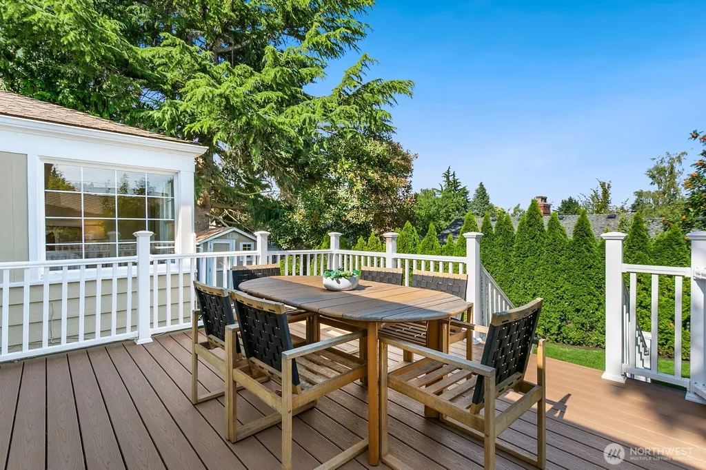 3610 W Viewmont Way W Seattle WA 98199