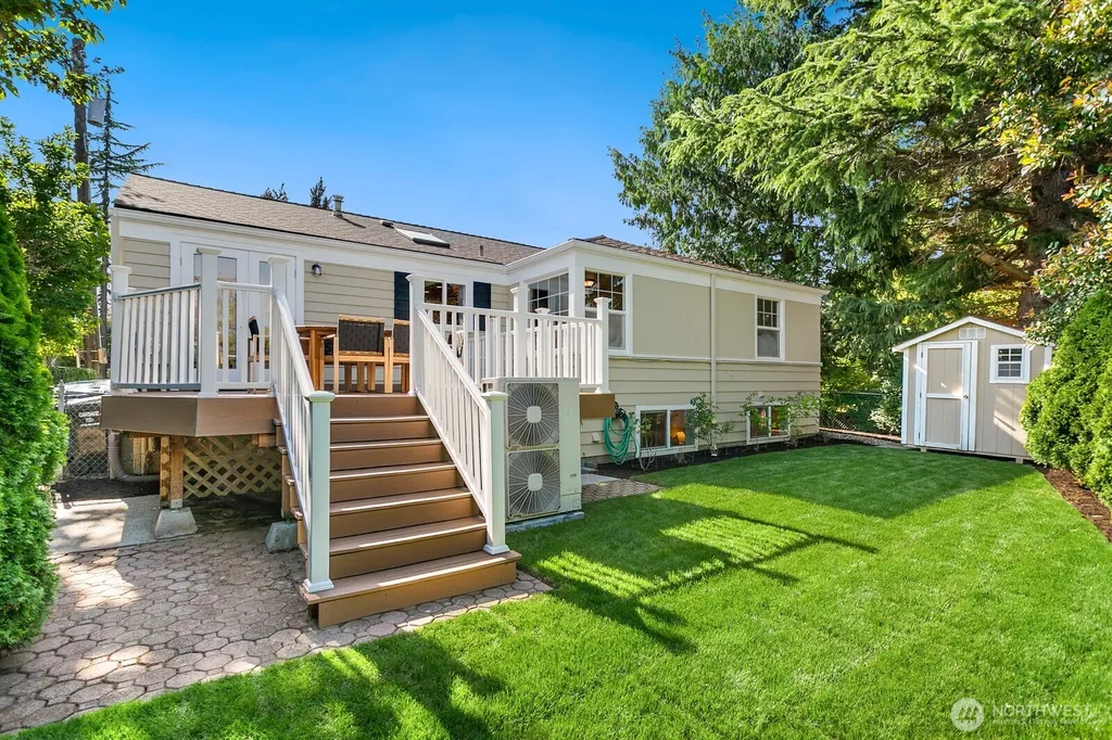 3610 W Viewmont Way W Seattle WA 98199