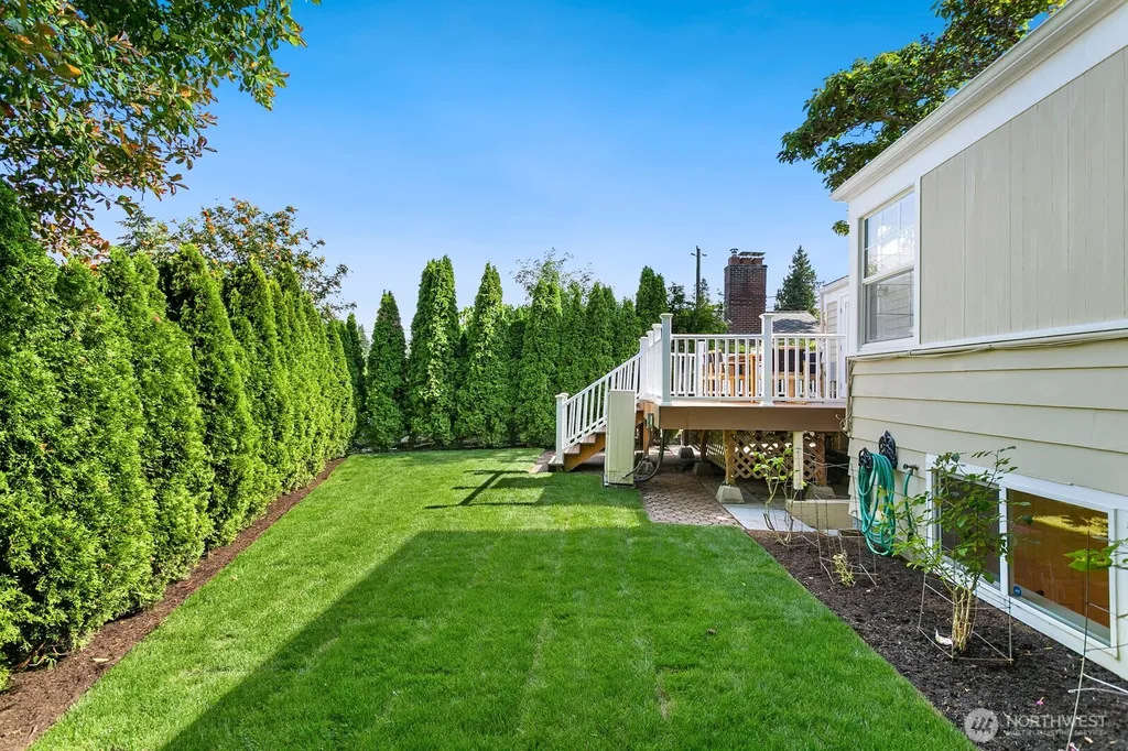 3610 W Viewmont Way W Seattle WA 98199