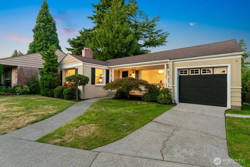 3610 W Viewmont Way W Seattle WA 98199