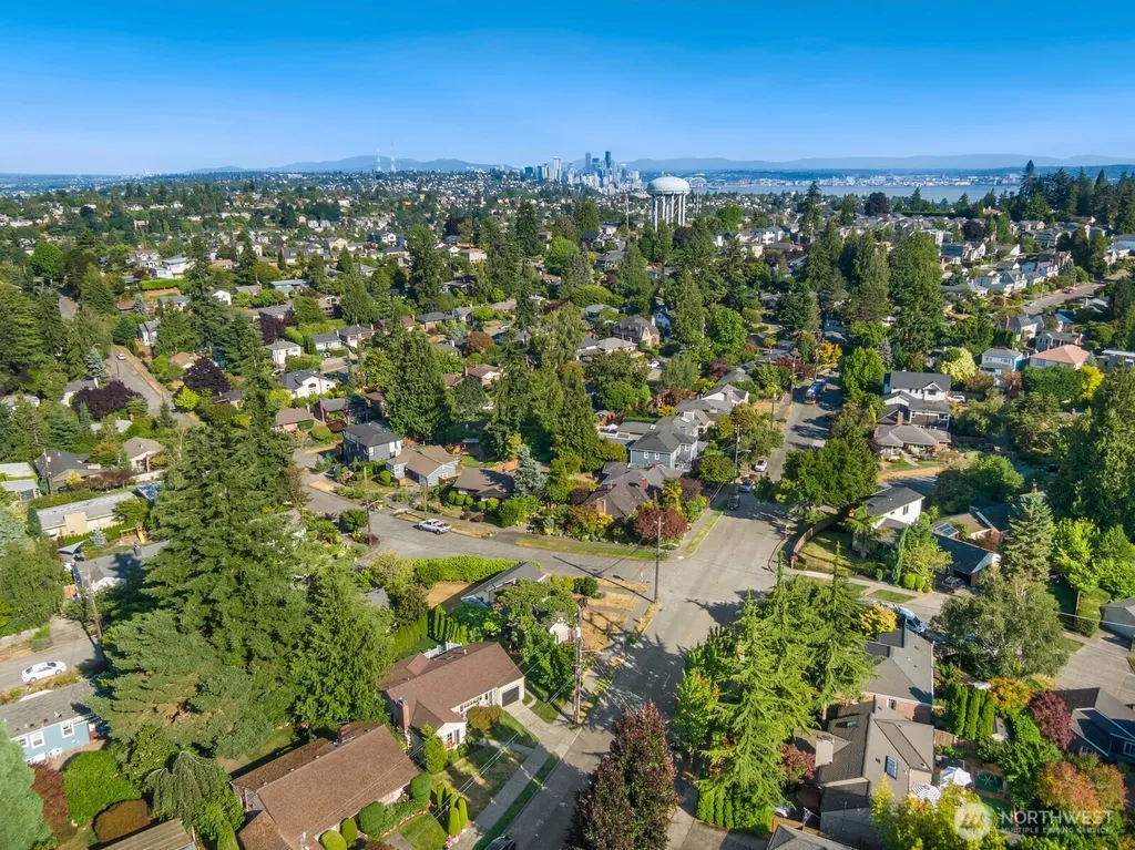 3610 W Viewmont Way W Seattle WA 98199