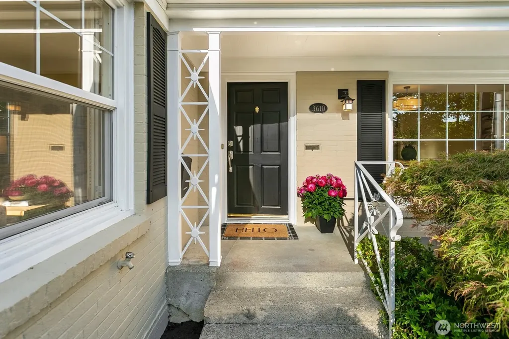 3610 W Viewmont Way W Seattle WA 98199