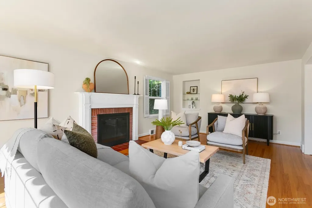 3610 W Viewmont Way W Seattle WA 98199