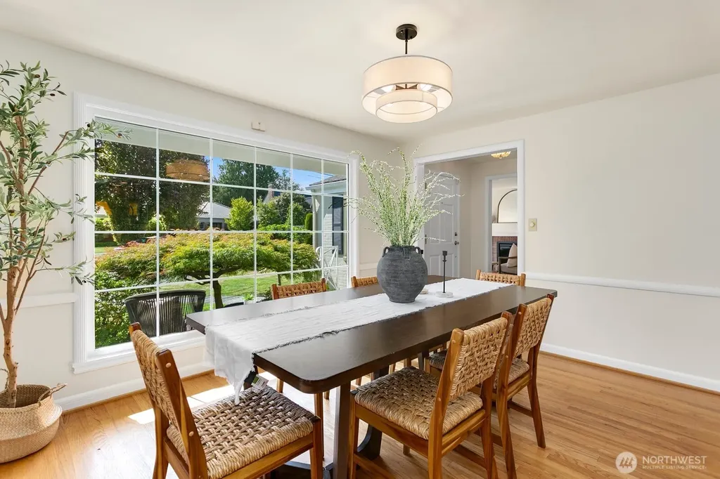 3610 W Viewmont Way W Seattle WA 98199