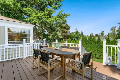 3610 W Viewmont Way W Seattle WA 98199