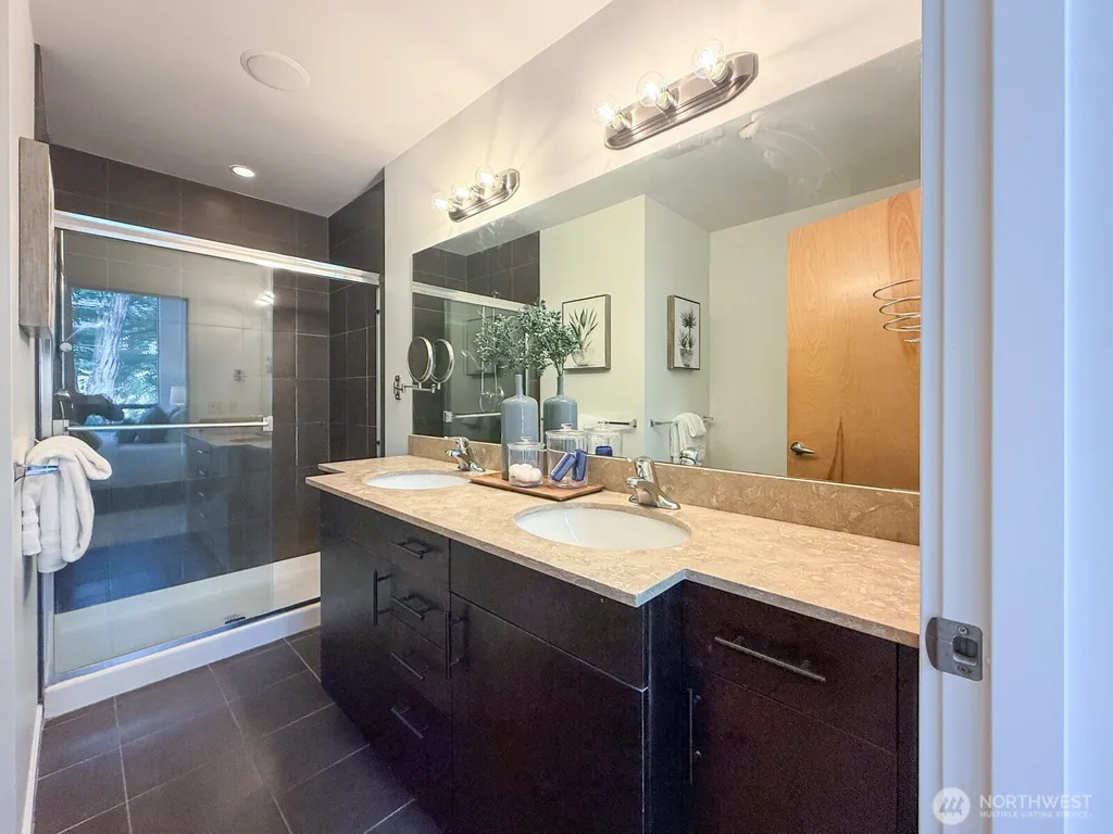 4917 39th Avenue S Seattle WA 98118