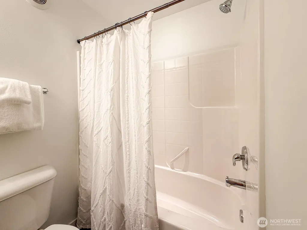 4917 39th Avenue S Seattle WA 98118