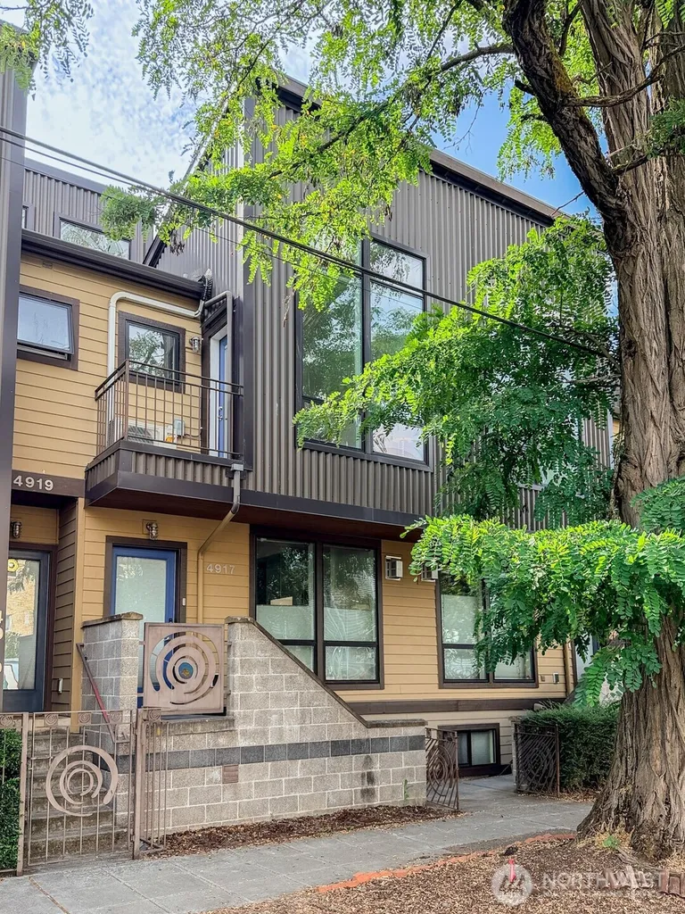 4917 39th Avenue S Seattle WA 98118