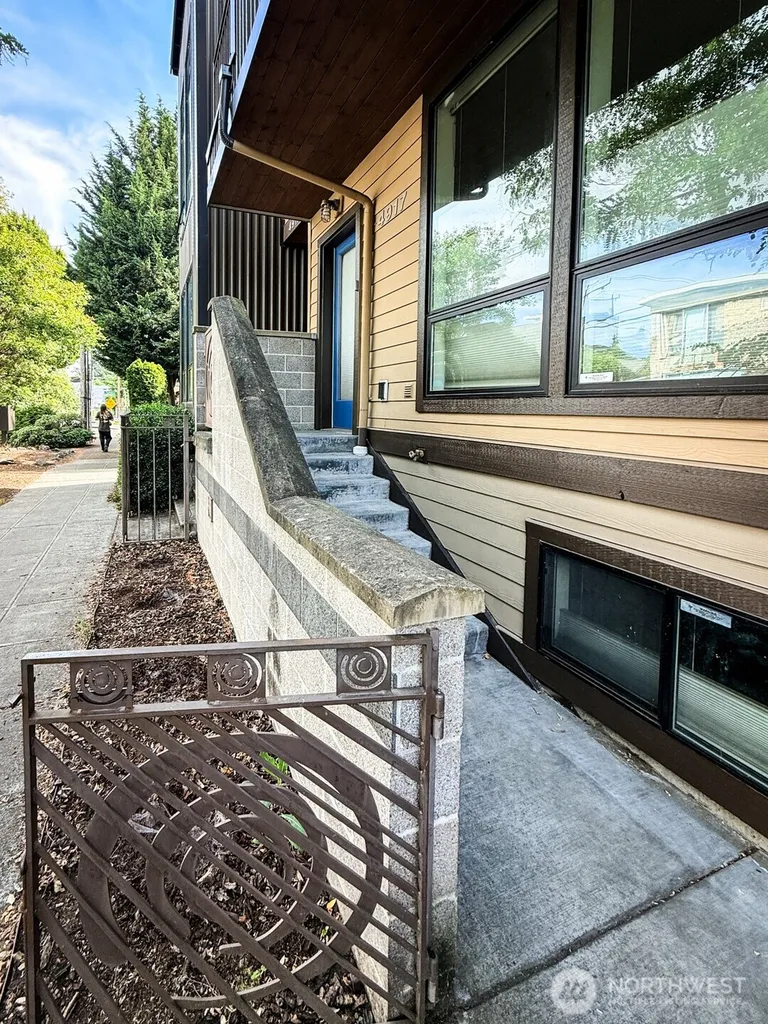 4917 39th Avenue S Seattle WA 98118