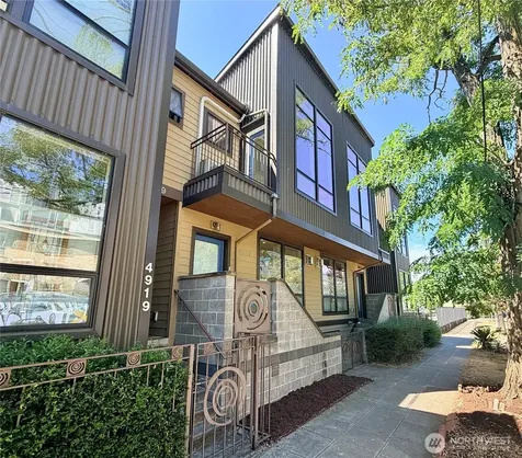 4917 39th Avenue S Seattle WA 98118