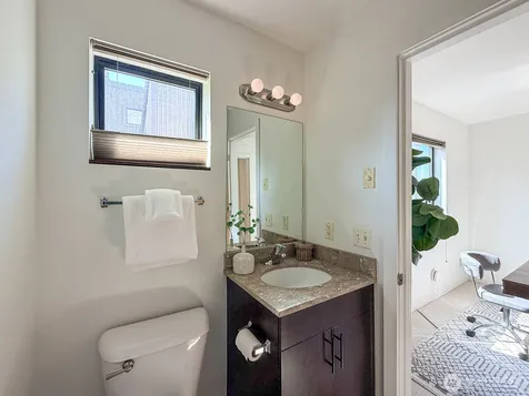 4917 39th Avenue S Seattle WA 98118