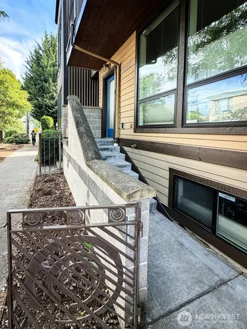 4917 39th Avenue S Seattle WA 98118