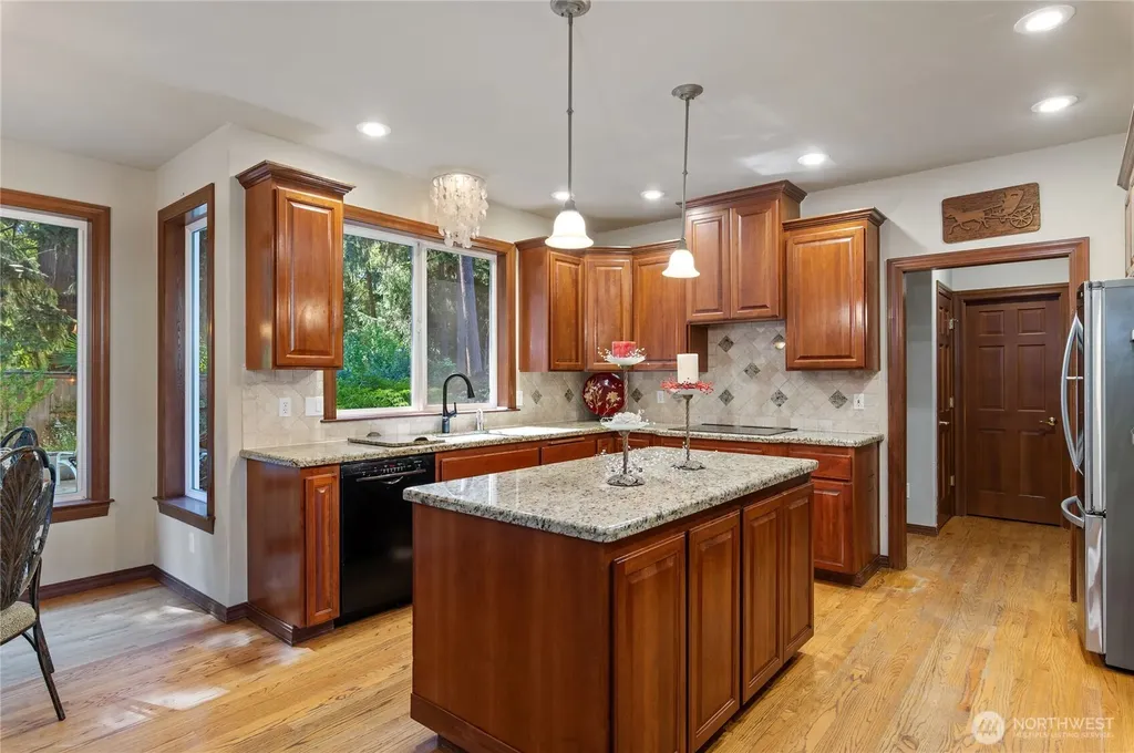 15202 135th Avenue E Puyallup WA 98374