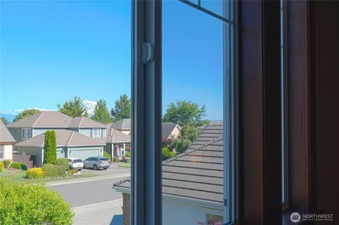 15202 135th Avenue E Puyallup WA 98374