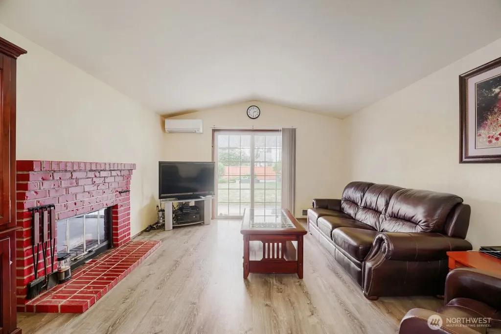 1216 S 80th Street Tacoma WA 98408