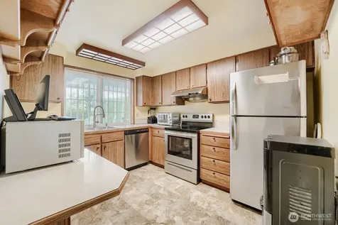 1216 S 80th Street Tacoma WA 98408