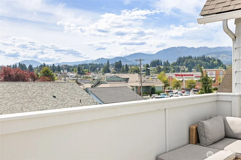 916 Georgiana Street Port Angeles WA 98362