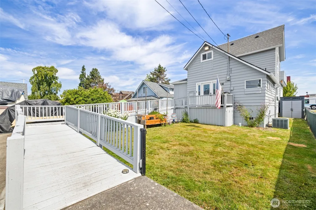 916 Georgiana Street Port Angeles WA 98362