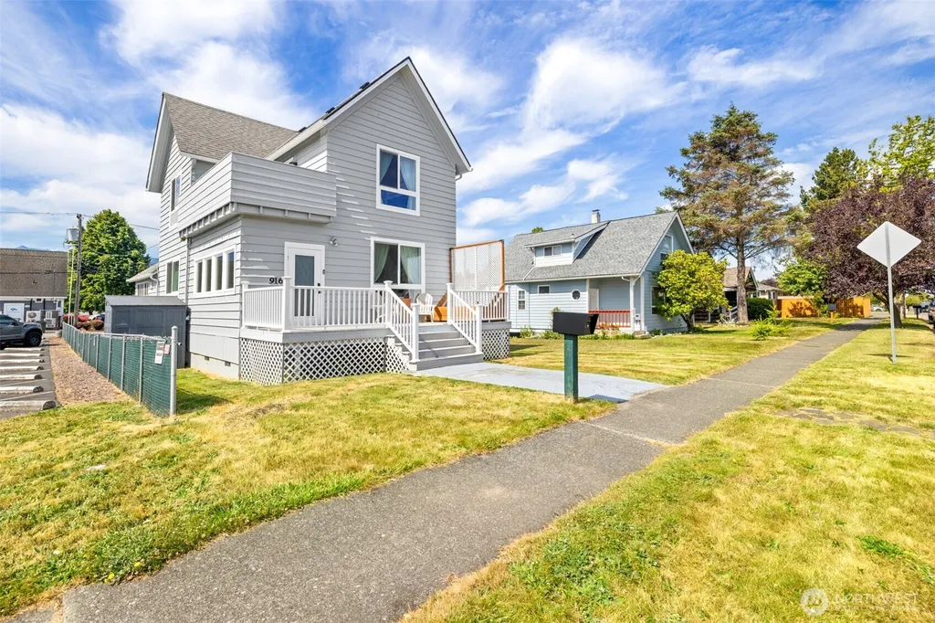 916 Georgiana Street Port Angeles WA 98362
