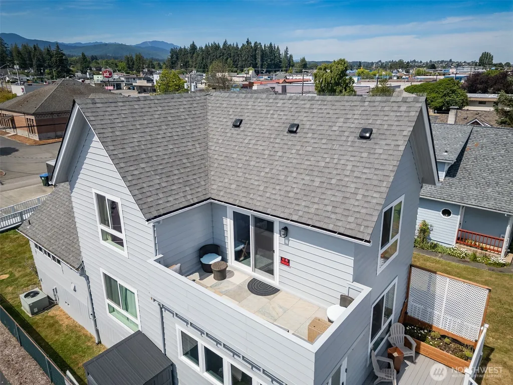 916 Georgiana Street Port Angeles WA 98362