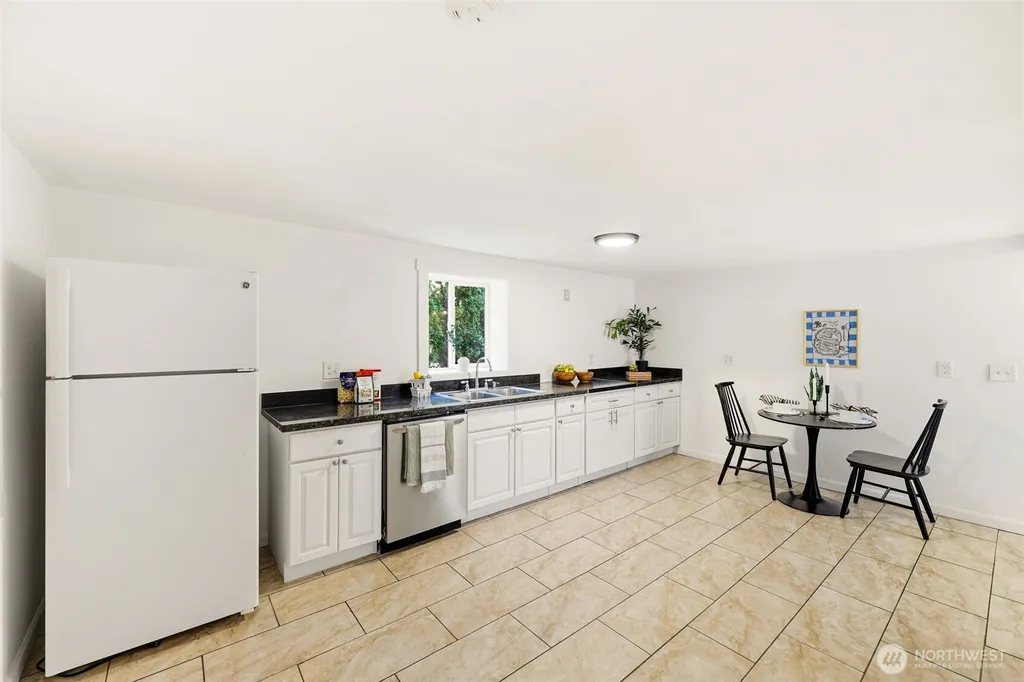 4318 1st Avenue NE Seattle WA 98105