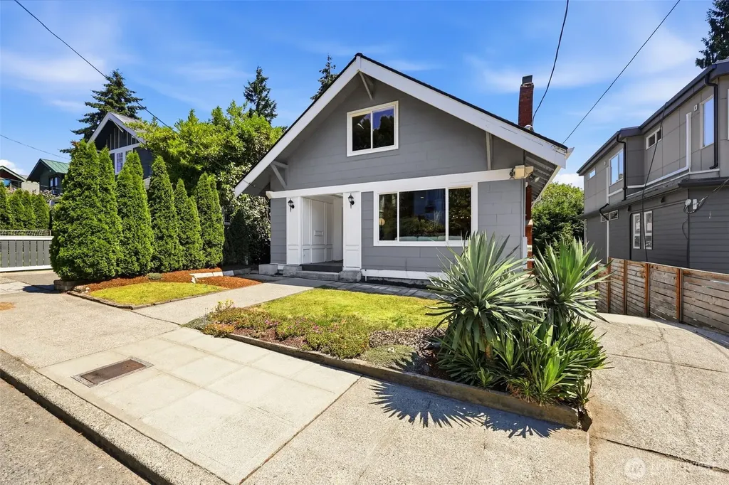 4318 1st Avenue NE Seattle WA 98105