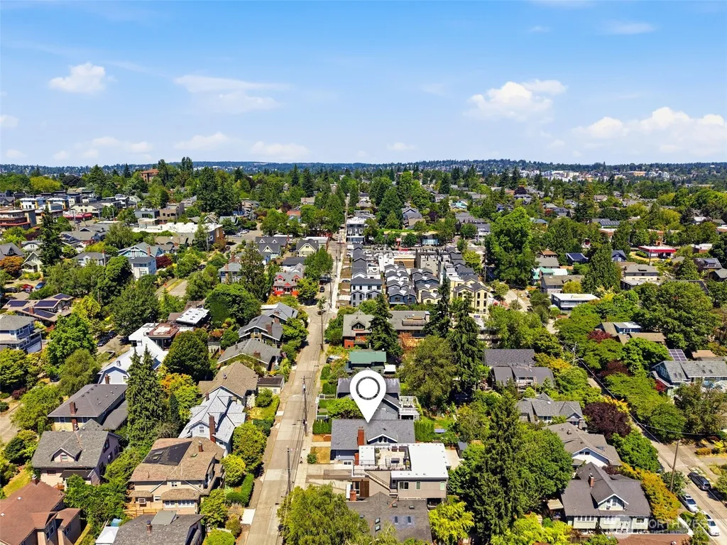 4318 1st Avenue NE Seattle WA 98105