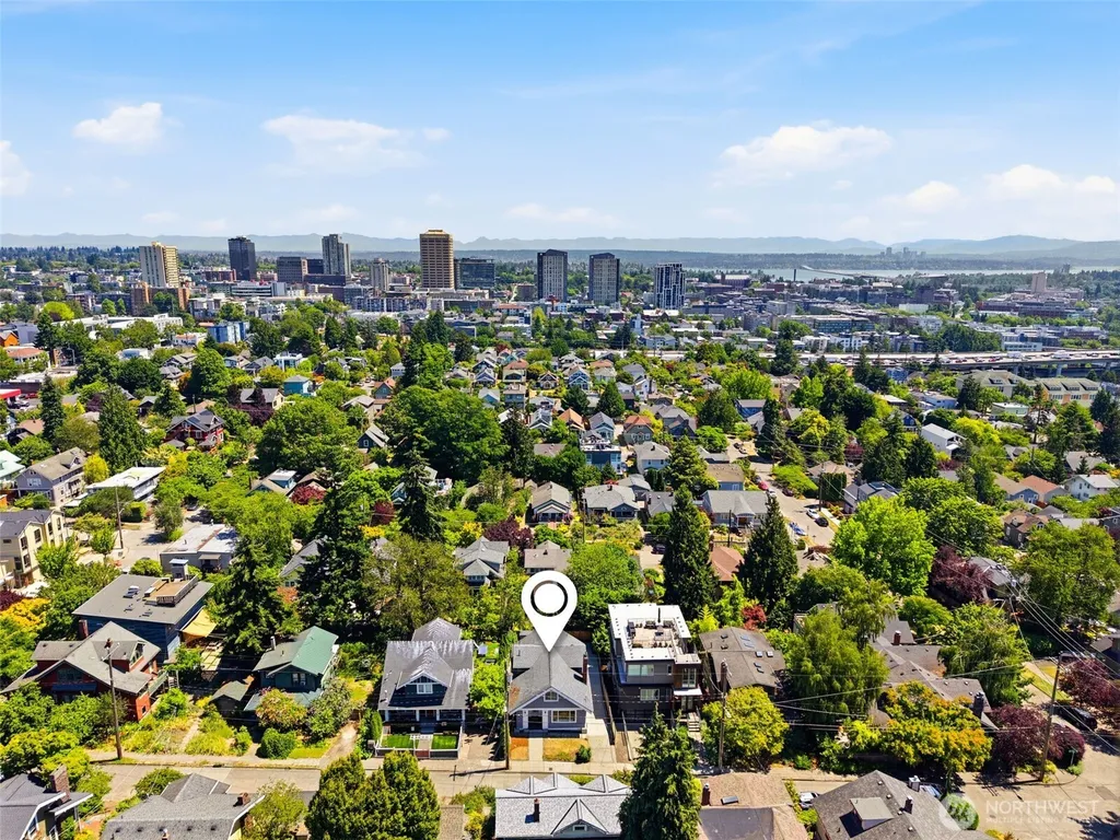 4318 1st Avenue NE Seattle WA 98105