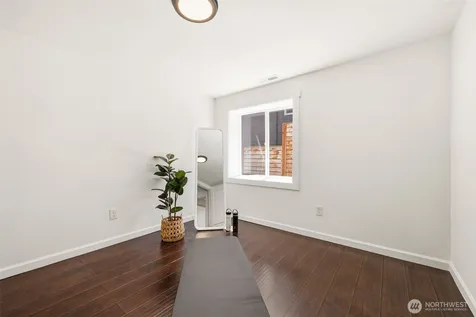 4318 1st Avenue NE Seattle WA 98105