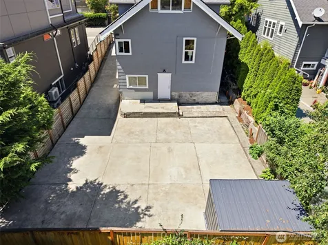 4318 1st Avenue NE Seattle WA 98105