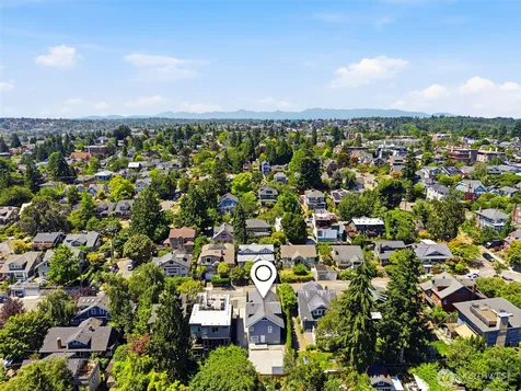 4318 1st Avenue NE Seattle WA 98105