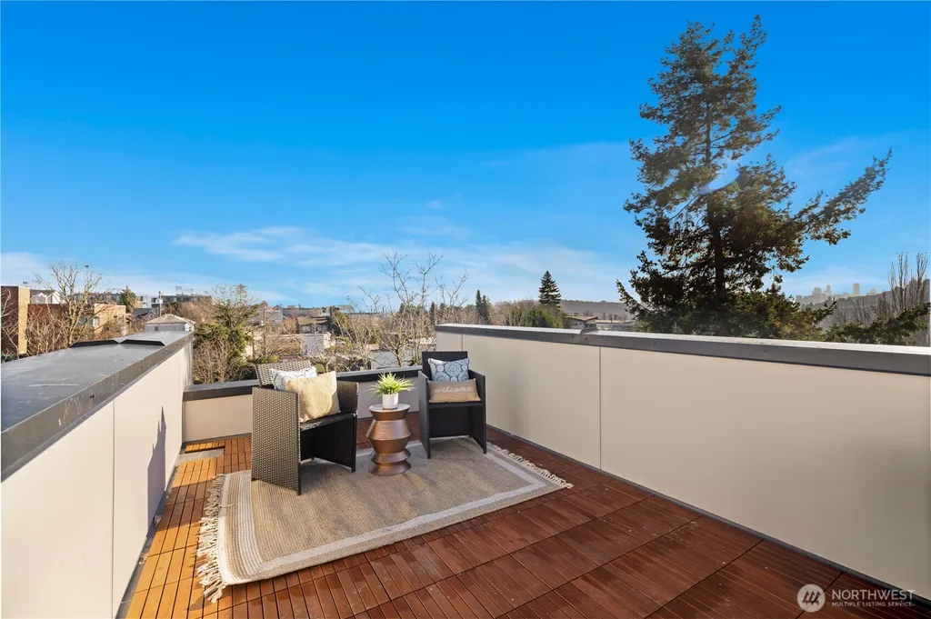 3819 Fremont Avenue N Seattle WA 98103