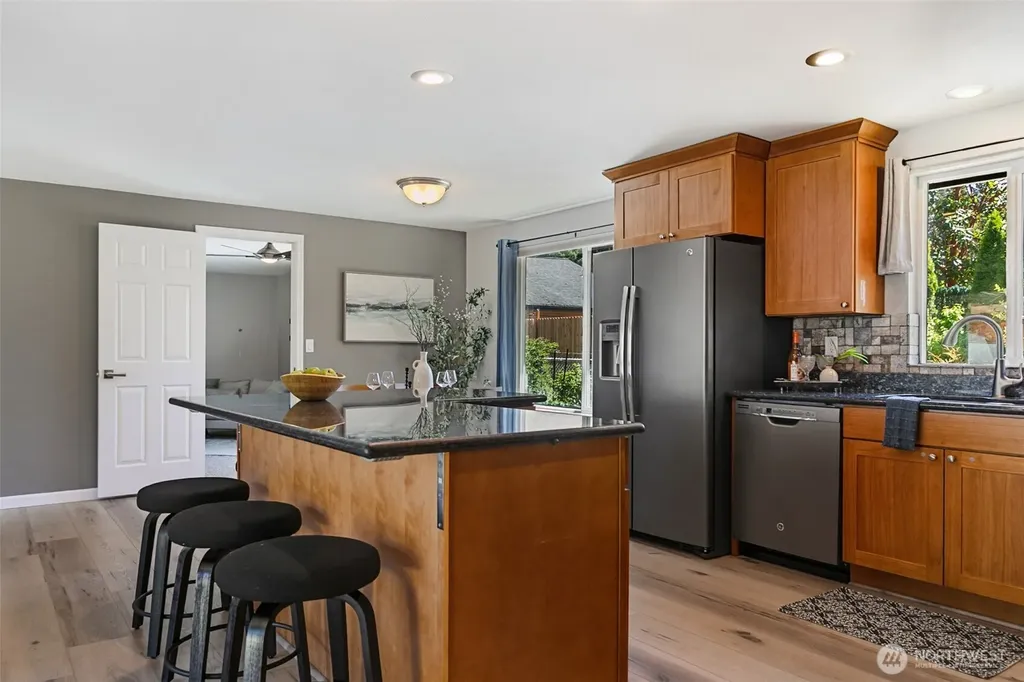 715 NE Redbud Lane Bremerton WA 98311
