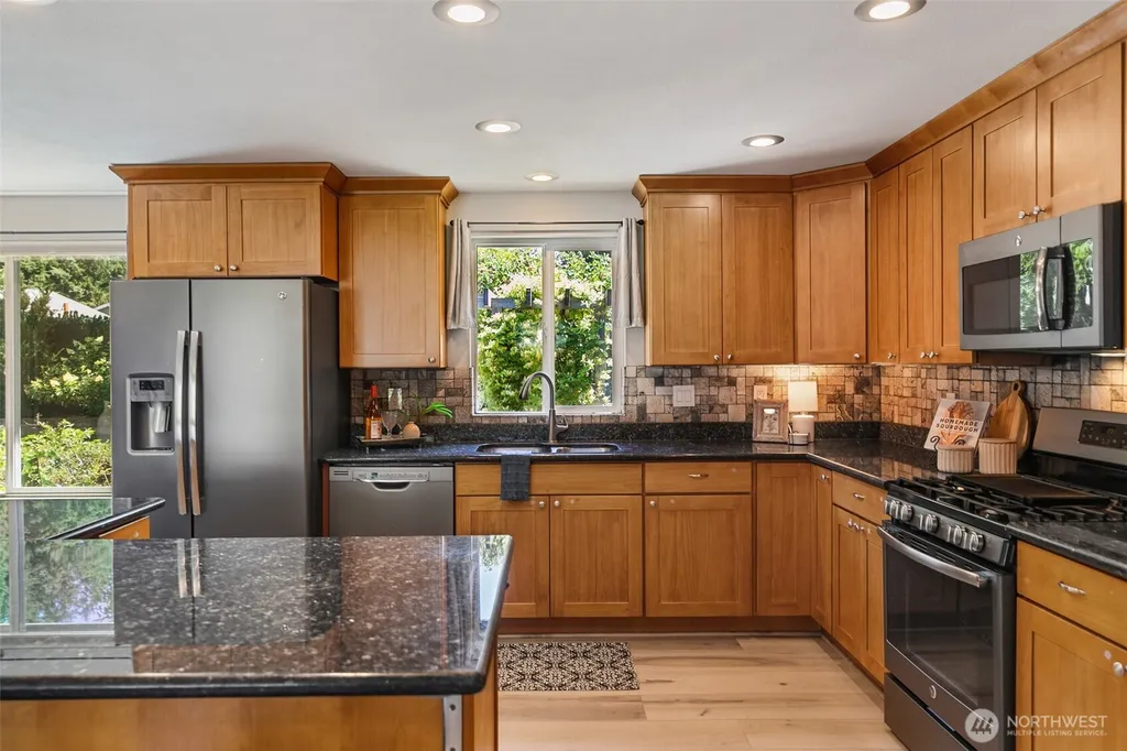 715 NE Redbud Lane Bremerton WA 98311